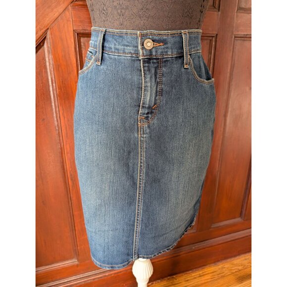 Levis Womens Denim Pencil Skirt Blue Mid-Rise Button Closure Back Pockets Size M - Picture 2 of 10